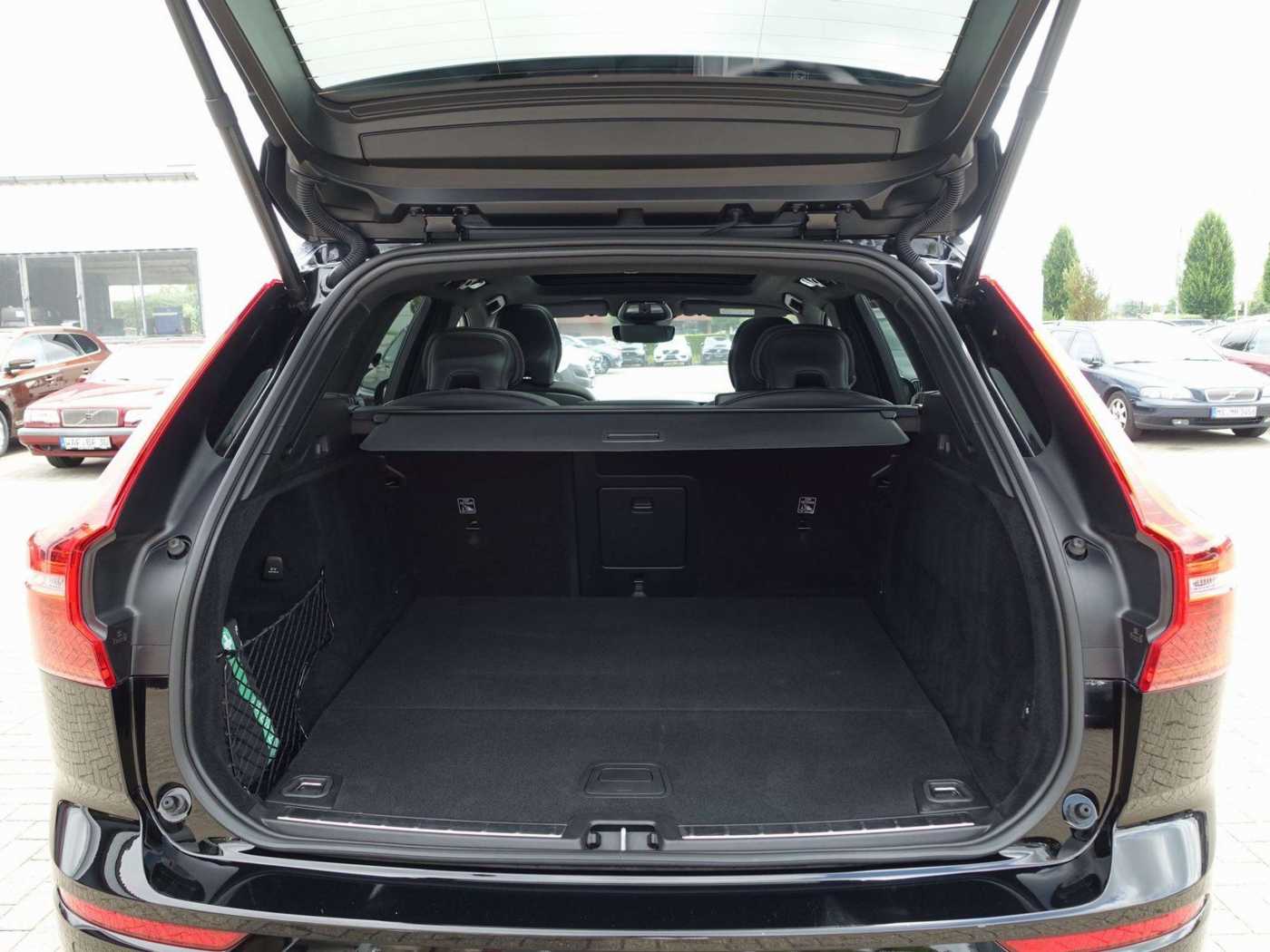 Volvo  Recharge Plus Dark T8 AWD PANO/AHK/BLIS/KAM