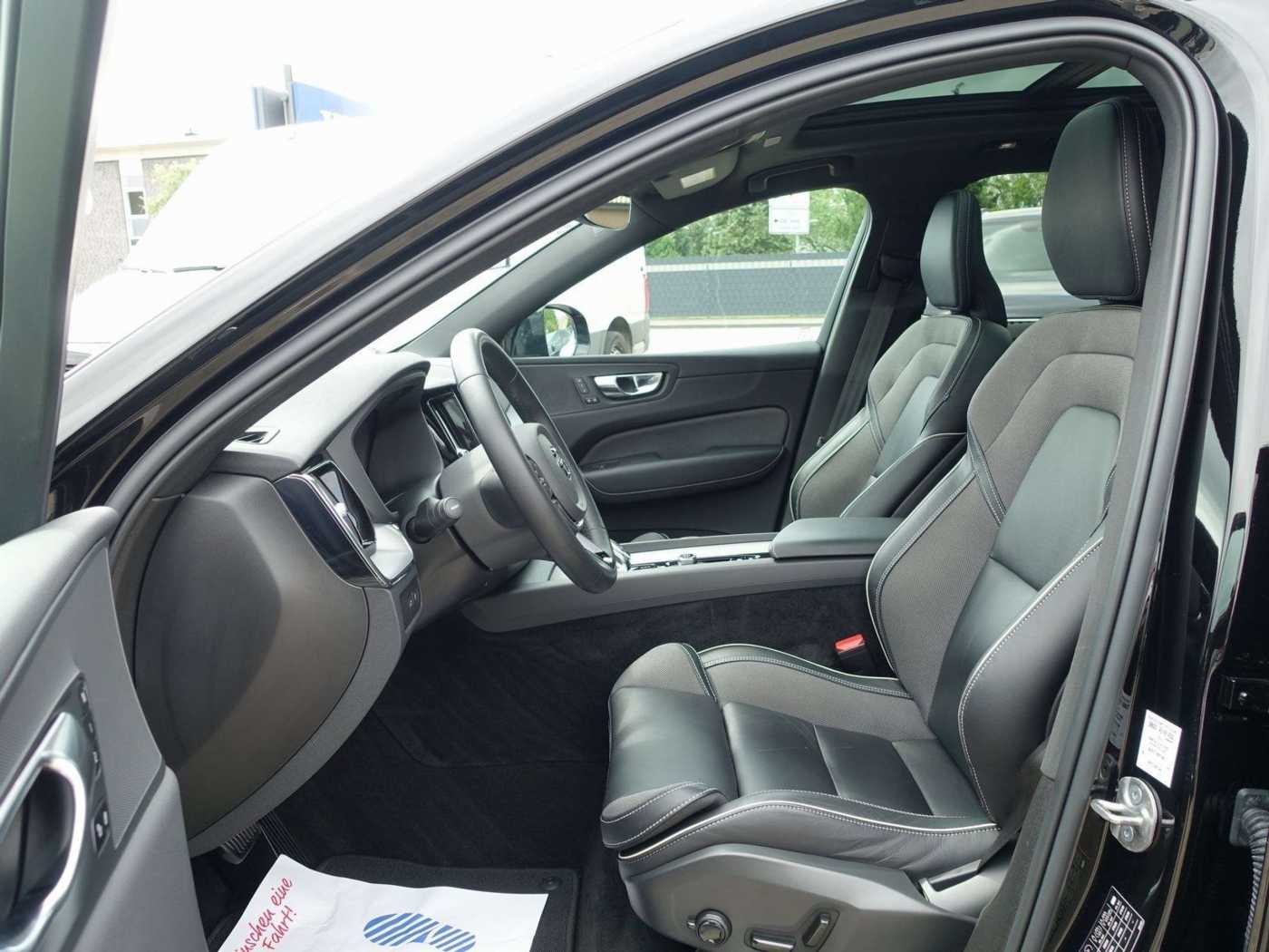 Volvo  Recharge Plus Dark T8 AWD PANO/AHK/BLIS/KAM