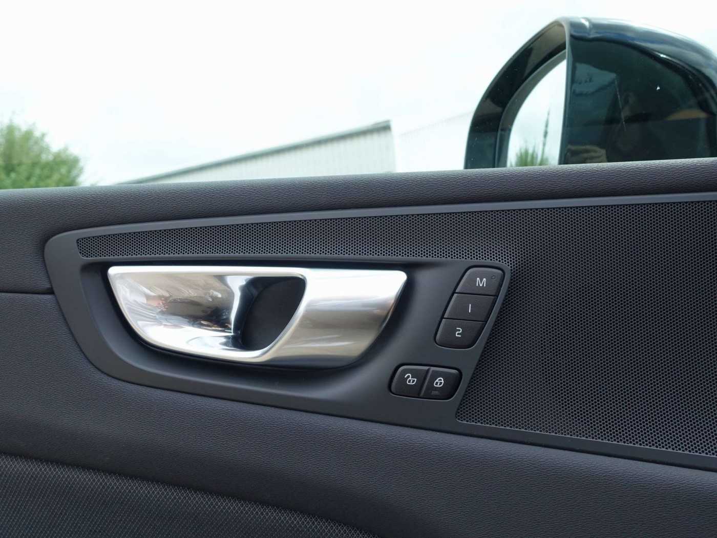 Volvo  Recharge Plus Dark T8 AWD PANO/AHK/BLIS/KAM