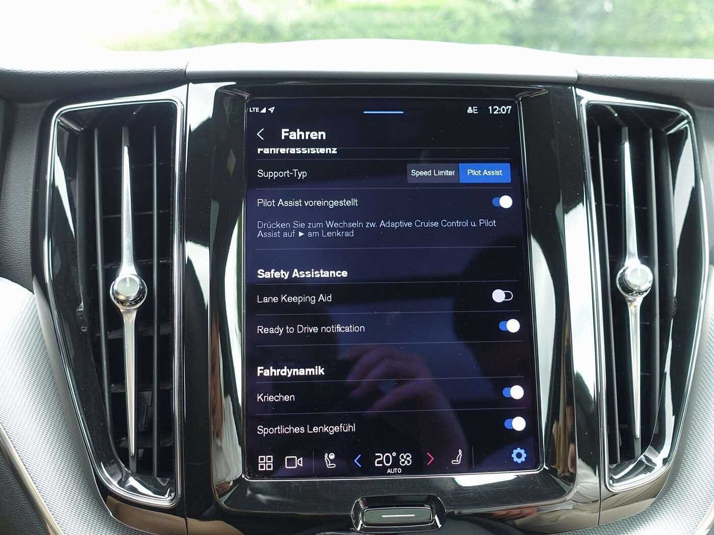 Volvo  Recharge Plus Dark T8 AWD PANO/AHK/BLIS/KAM