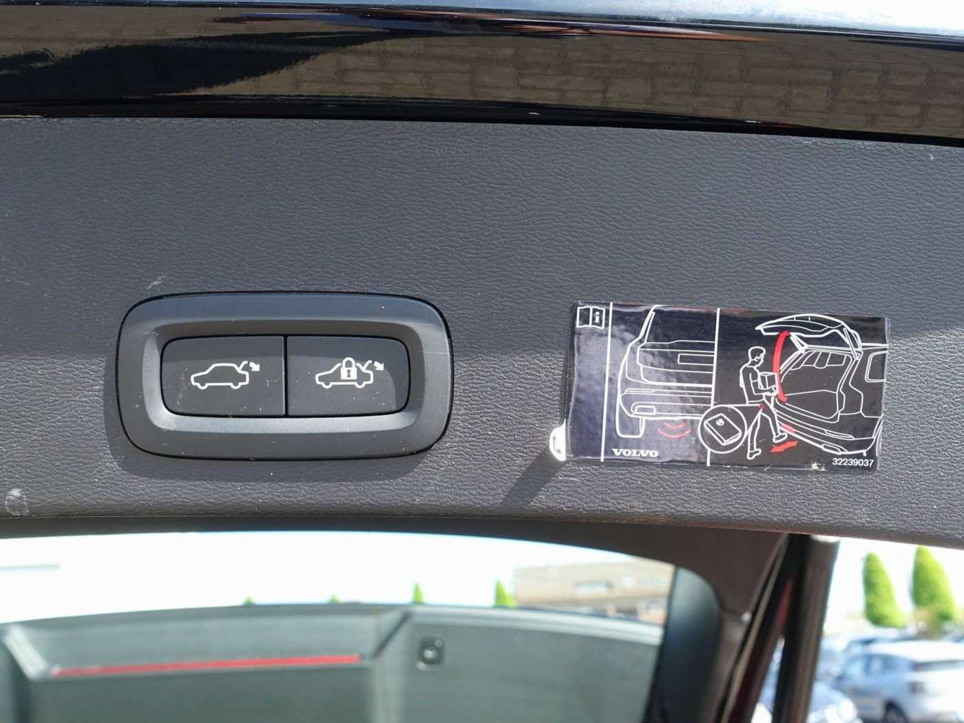 Volvo  Recharge Pro Single BLIS/360°KAM/AHK/PANO