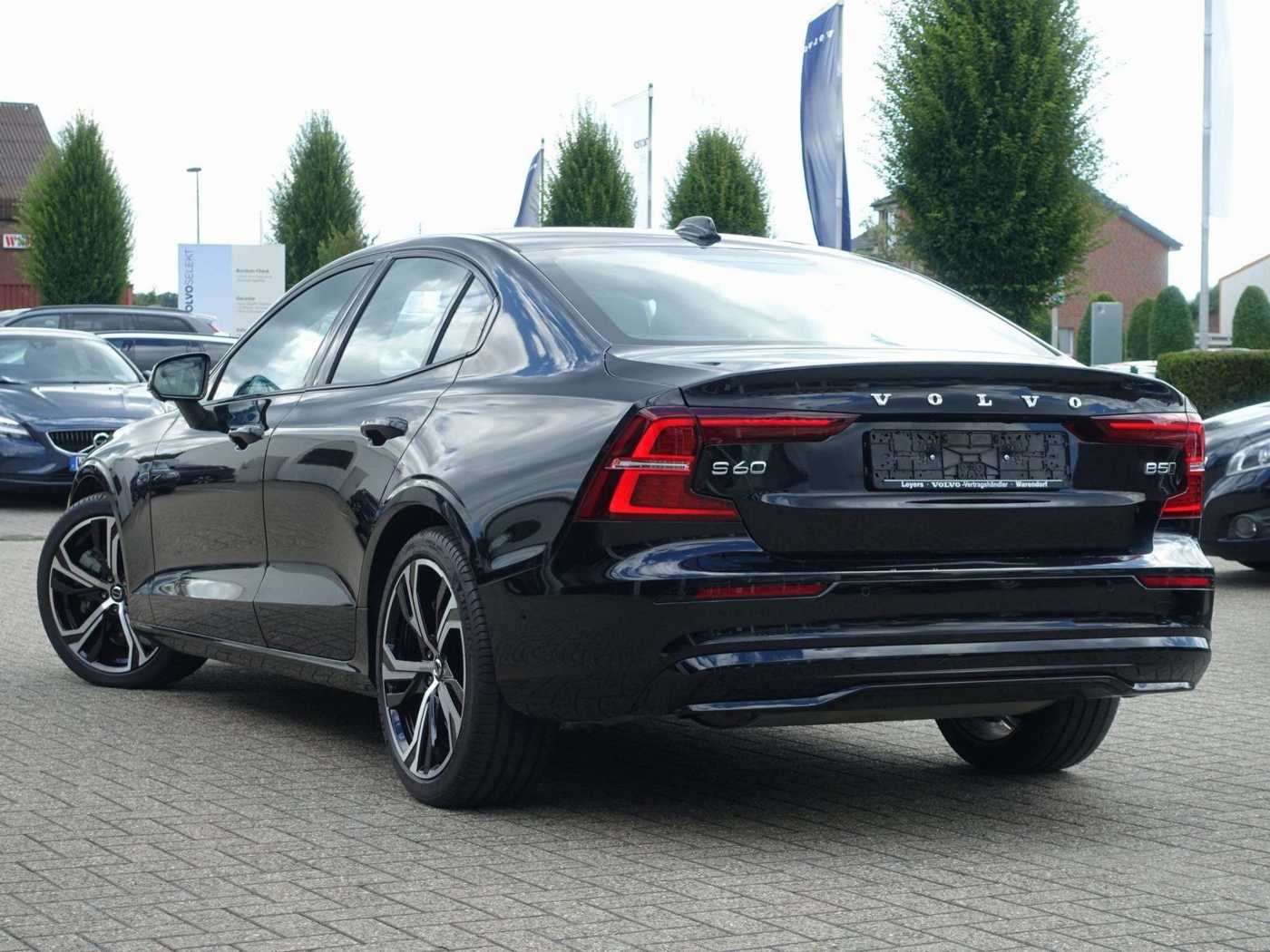 Volvo  Ultimate Dark B5 AWD Benzin PANO/HUD/BLIS