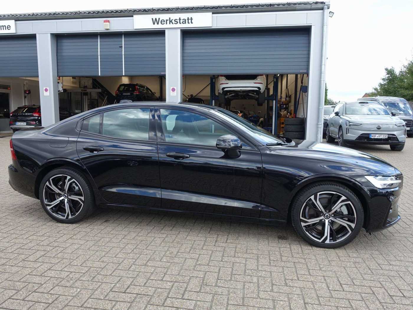 Volvo  Ultimate Dark B5 AWD Benzin PANO/HUD/BLIS