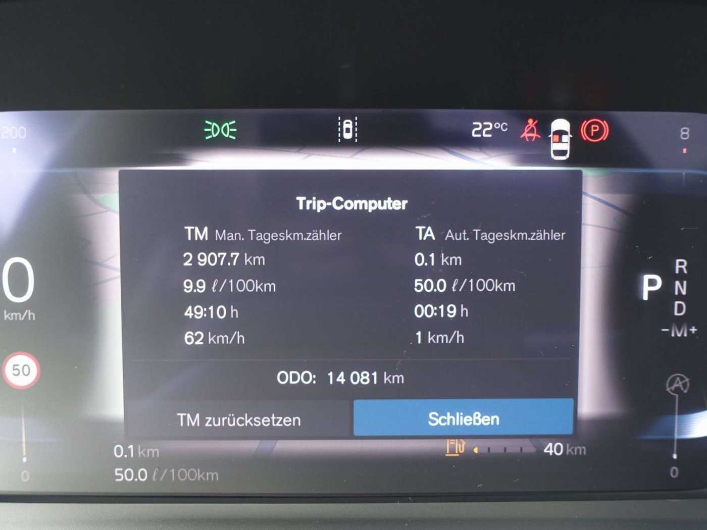 Volvo  Ultra Dark B4 Mild-Hybrid PANO/360°KAM/BLIS