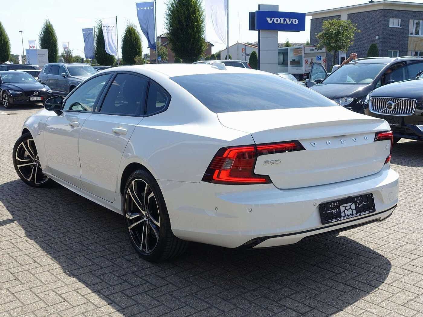 Volvo  Recharge Ultimate T8 AWD/B&W/HeadUp/360°Cam