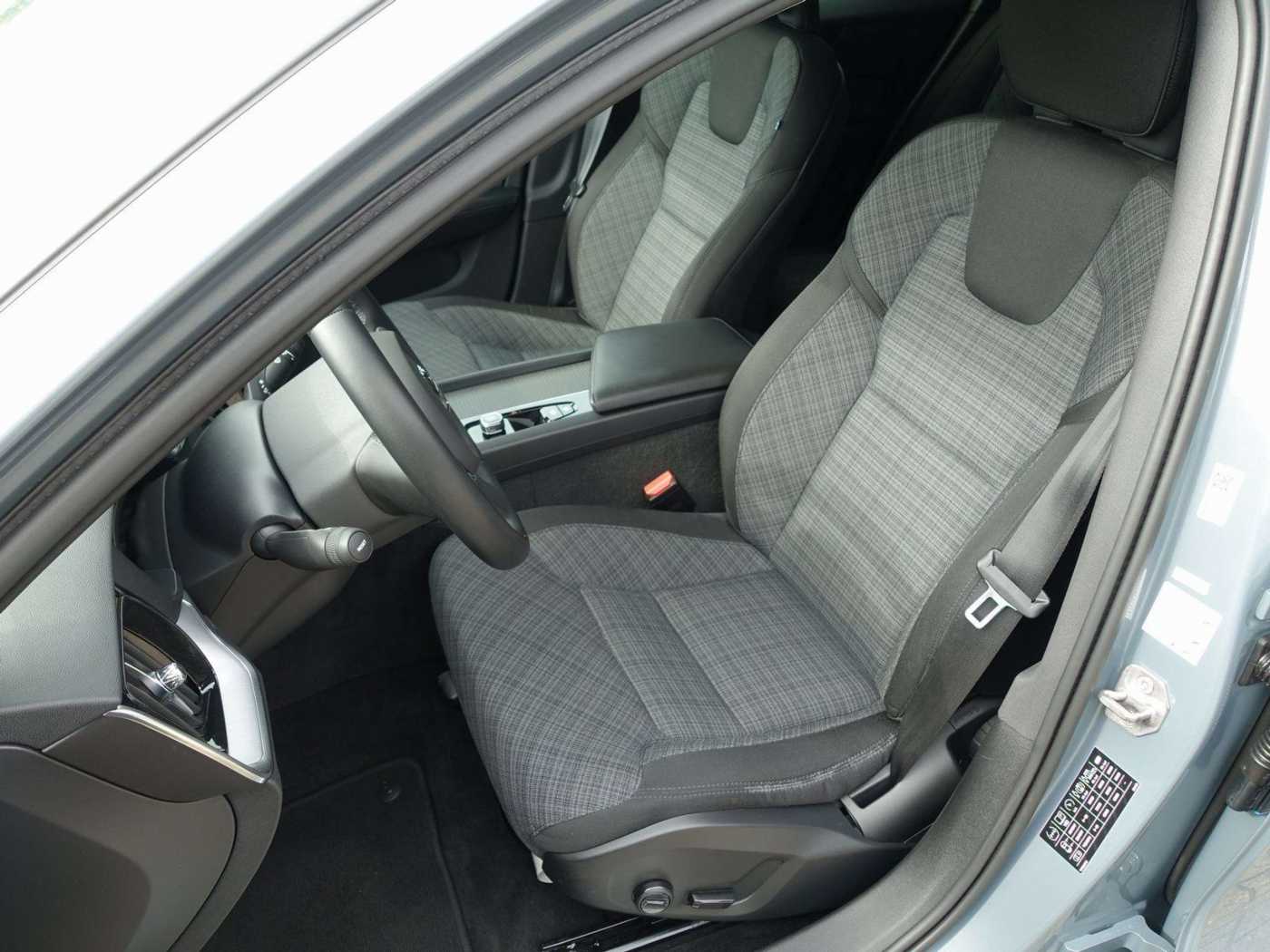 Volvo  V 60 D3 Momentum/360°Cam/BLIS/Sitzhz. /Intellis.