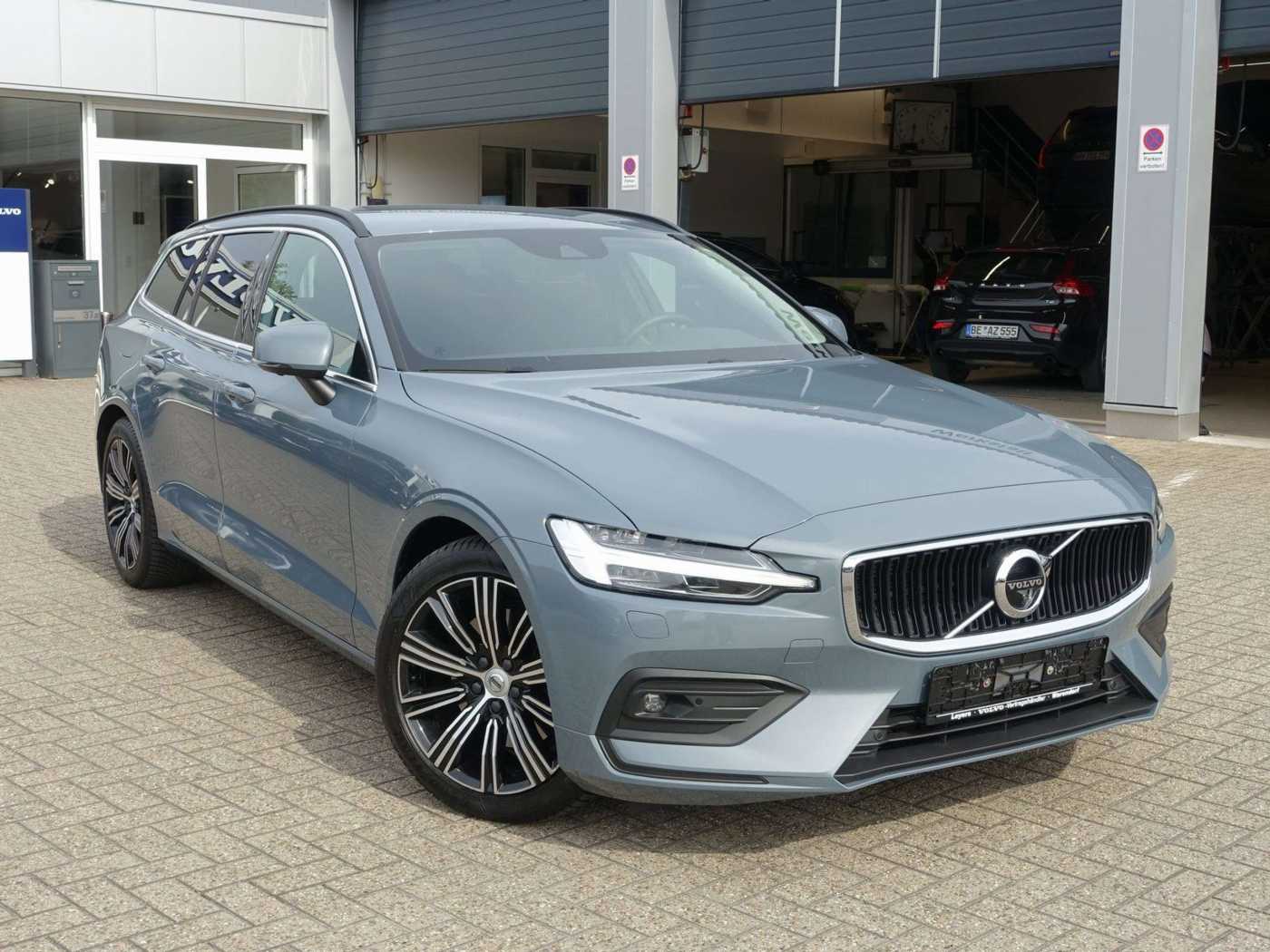 Volvo  V 60 D3 Momentum/360°Cam/BLIS/Sitzhz. /Intellis.