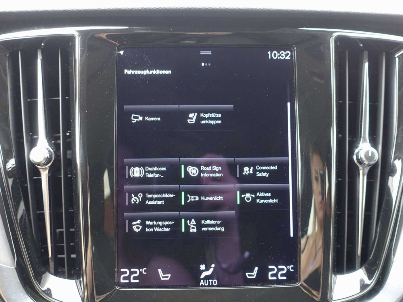 Volvo  V 60 D3 Momentum/360°Cam/BLIS/Sitzhz. /Intellis.