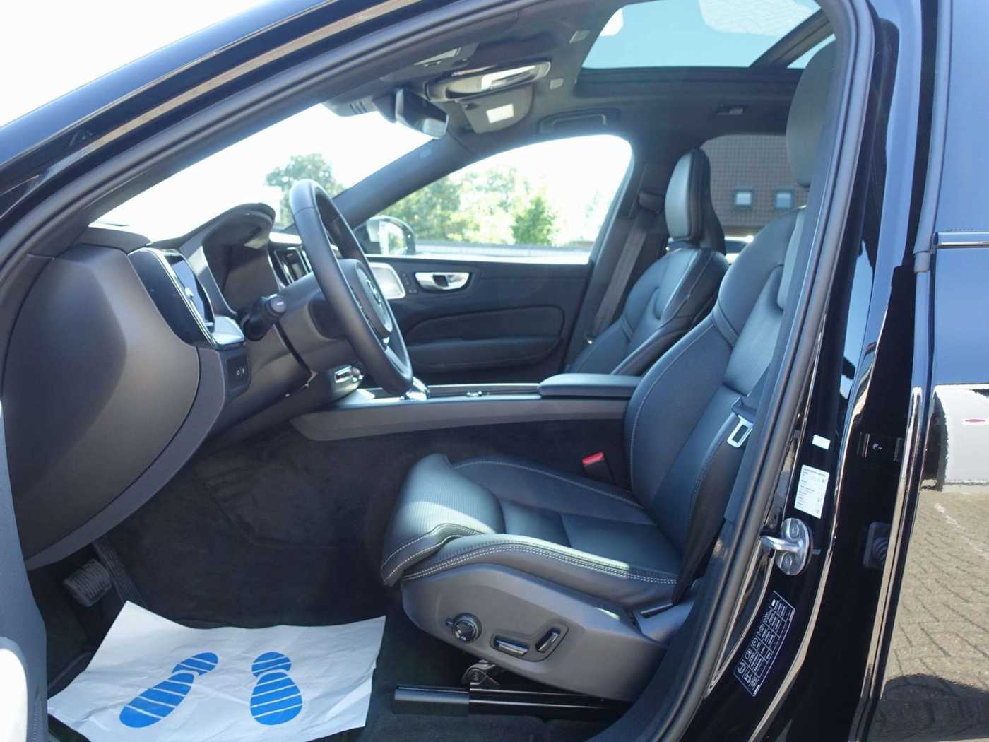 Volvo  Black Edition Plus T8 AWD/HeadUP/360°/B&W
