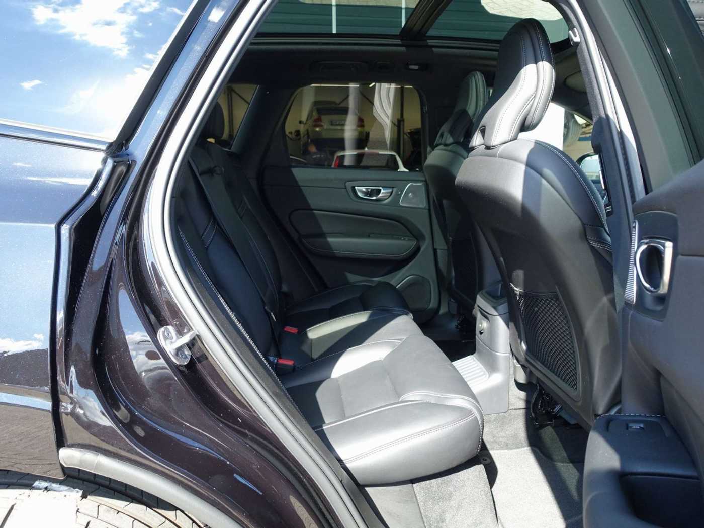 Volvo  Black Edition Plus T6 AWD/Pano/AHK/H&K/BLIS
