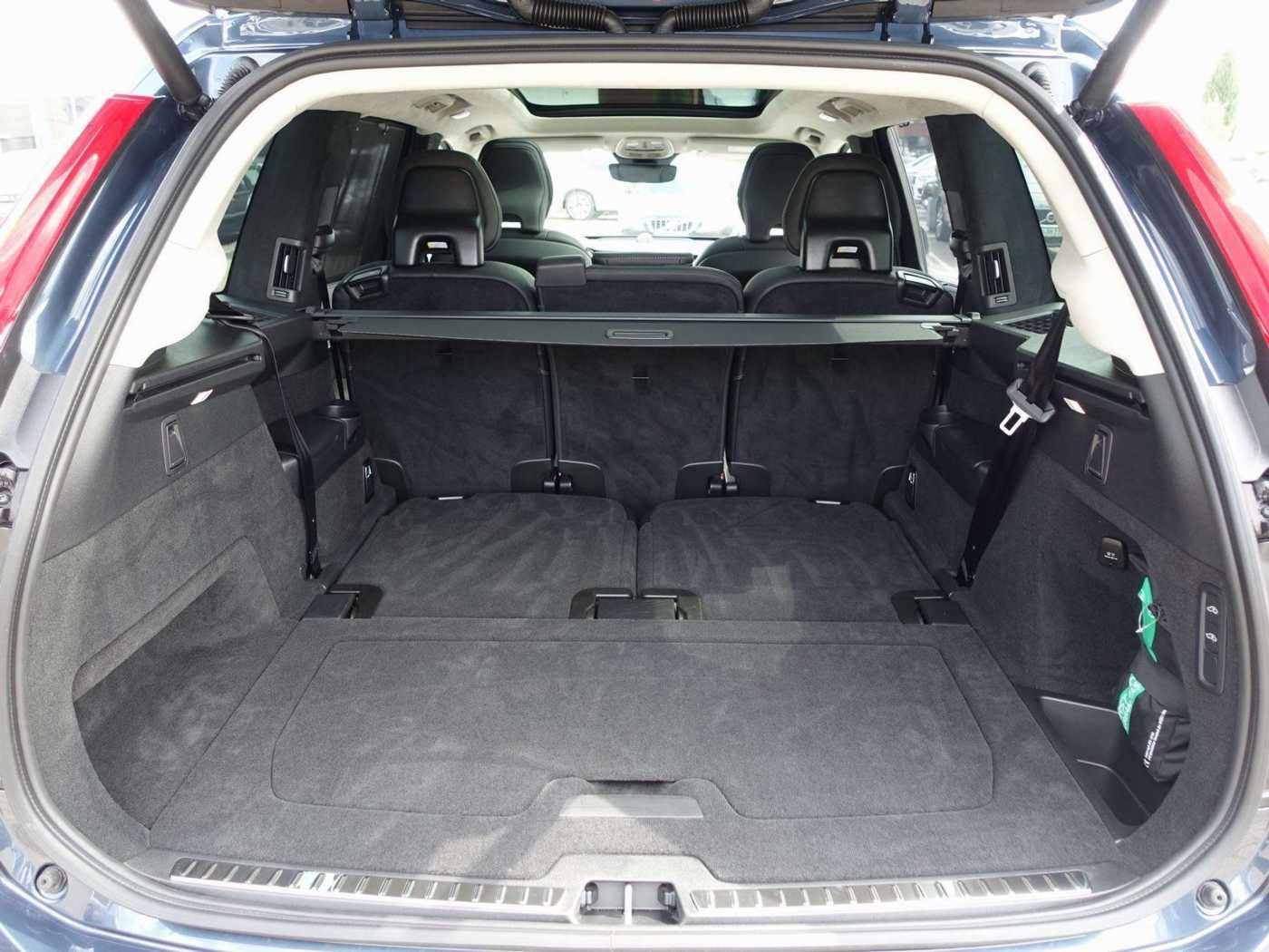 Volvo  Ultra, T8 AWD/360°/Pano/BLIS/FourC/B&W