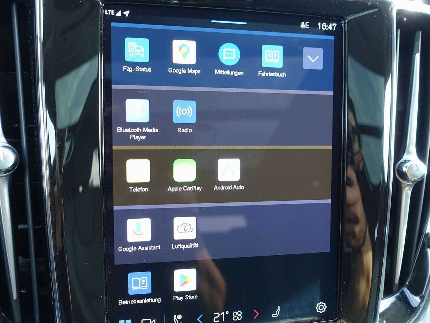 Volvo  Ultra, T6 AWD Plug-in Hybrid/Pano/H&K/AHK