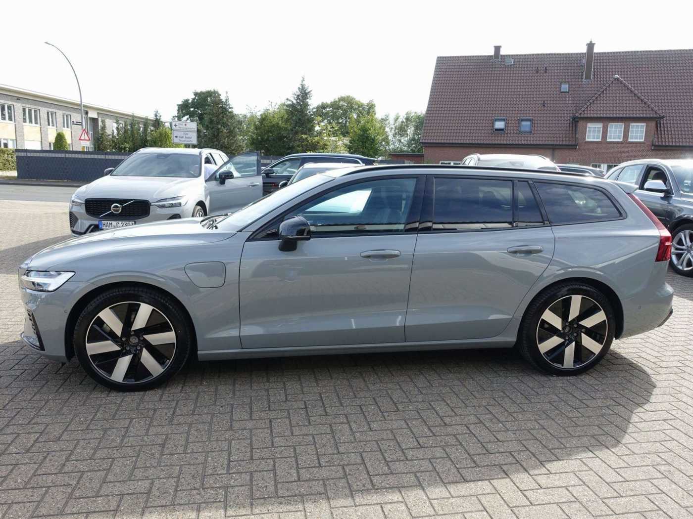 Volvo  Ultra, T6 AWD Plug-in Hybrid/Pano/H&K/AHK