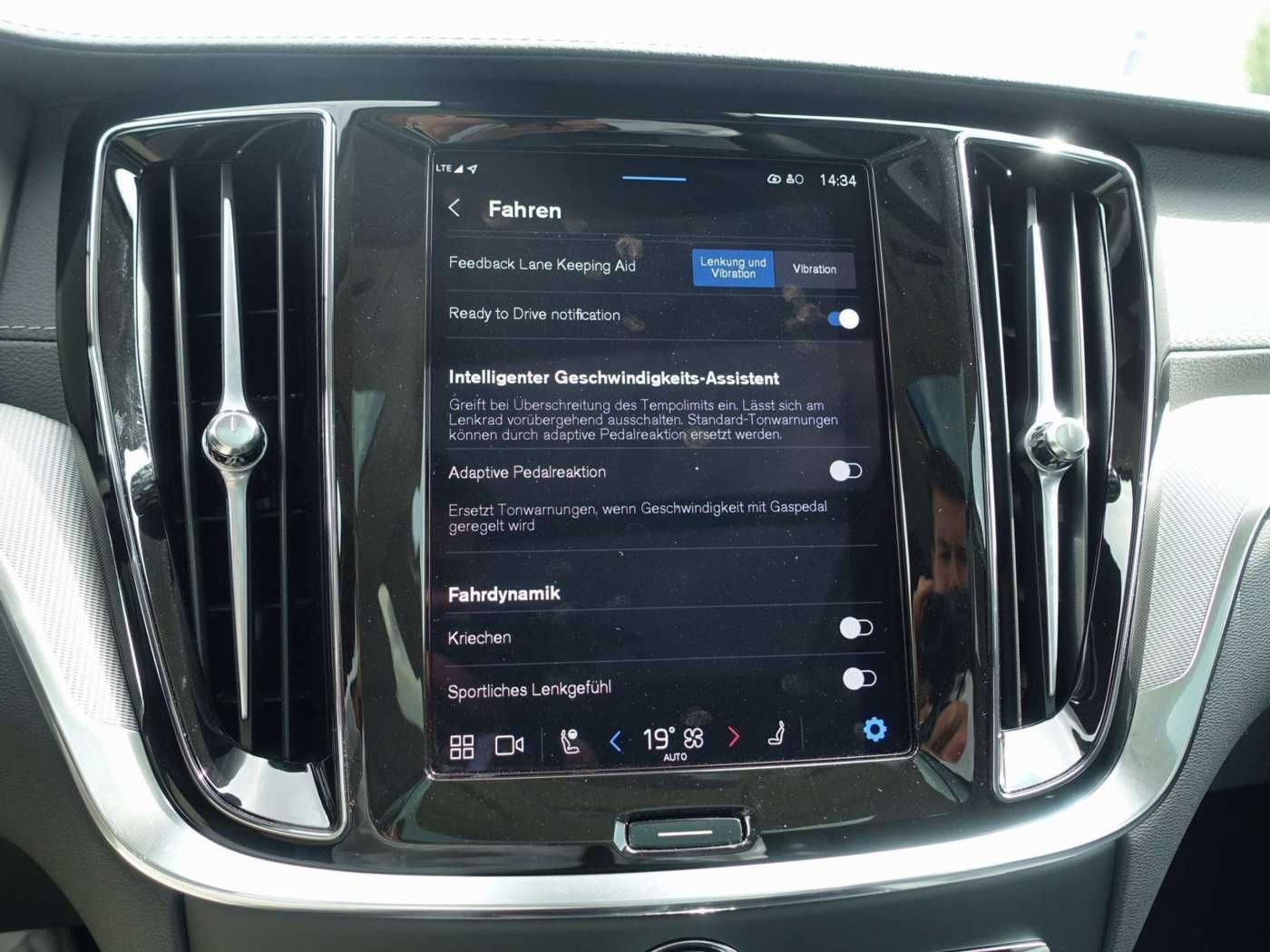 Volvo  Ultra Dark T6 AWD Plug-in Hybrid HUD/PANO
