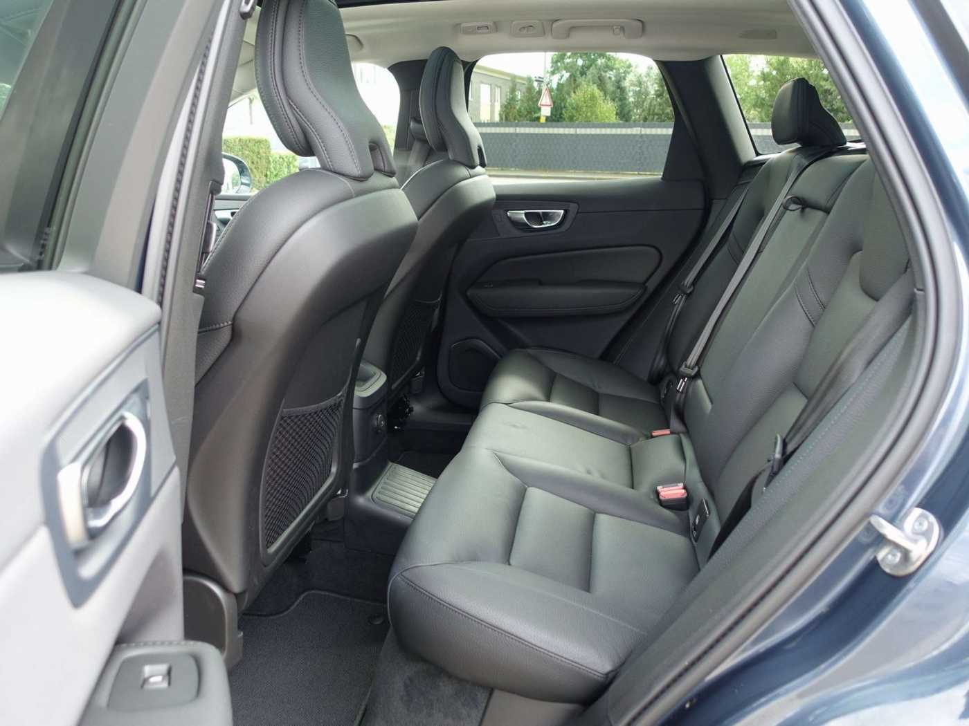 Volvo  Plus Dark T6 AWD Plug-in Hybrid 360°/BLIS