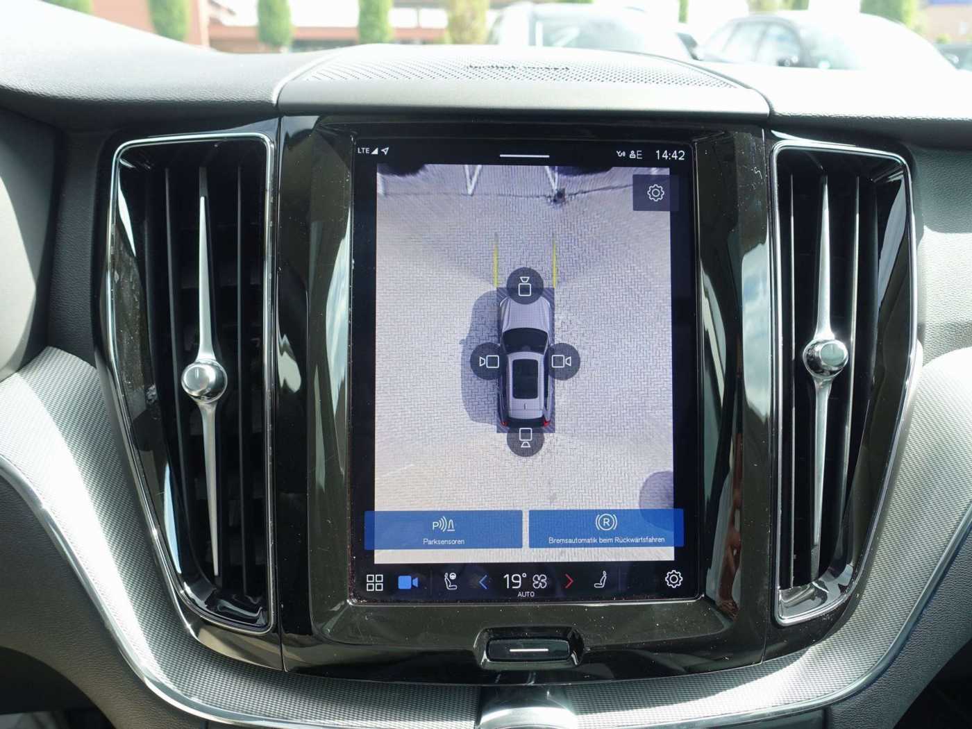 Volvo  Plus Dark T6 AWD Plug-in Hybrid 360°/BLIS