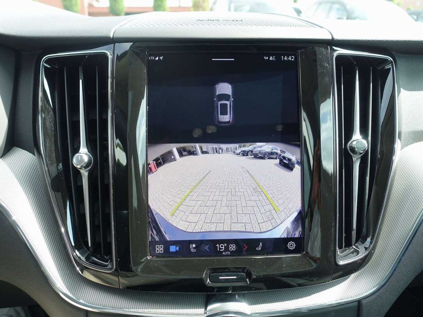 Volvo  Plus Dark T6 AWD Plug-in Hybrid 360°/BLIS