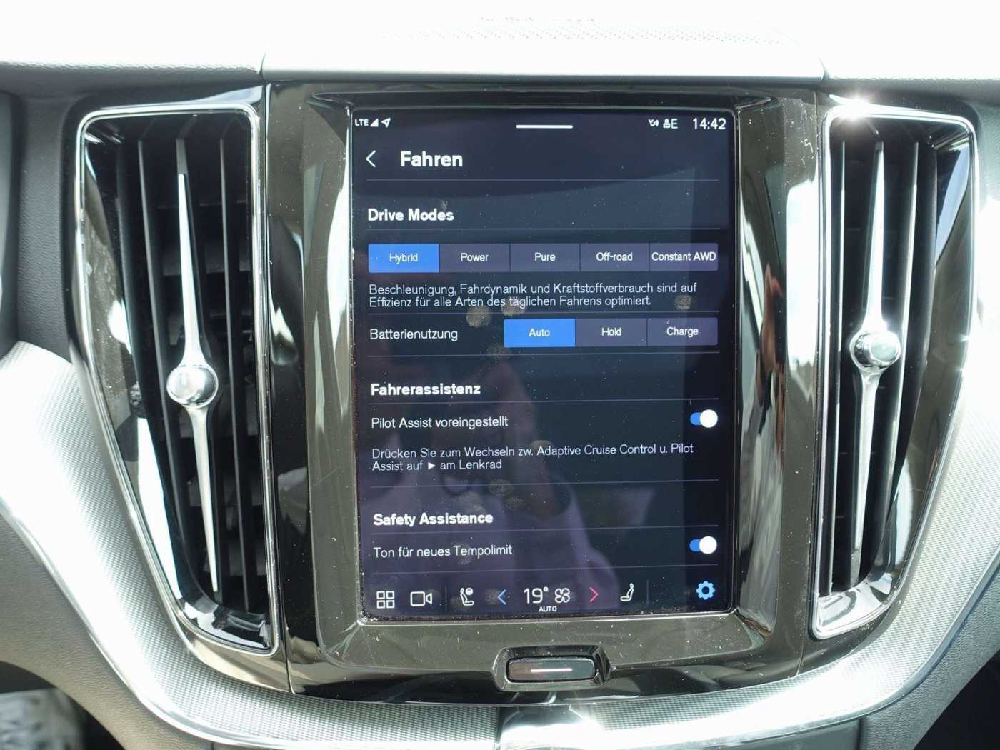Volvo  Plus Dark T6 AWD Plug-in Hybrid 360°/BLIS