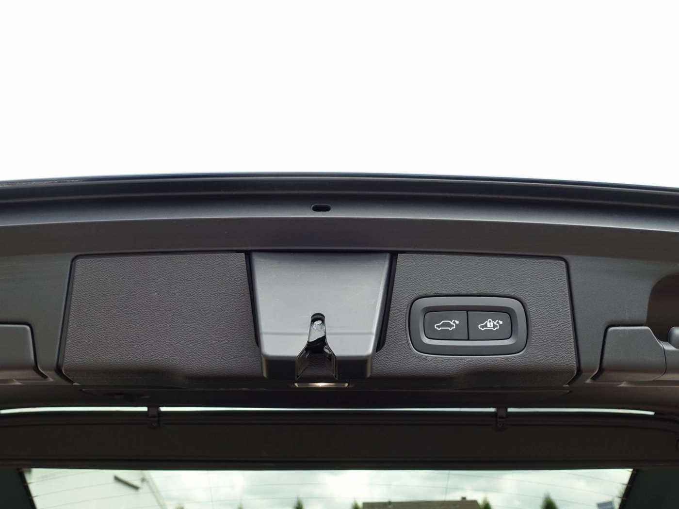 Volvo  Plus Dark T6 AWD Plug-in Hybrid 360°/BLIS