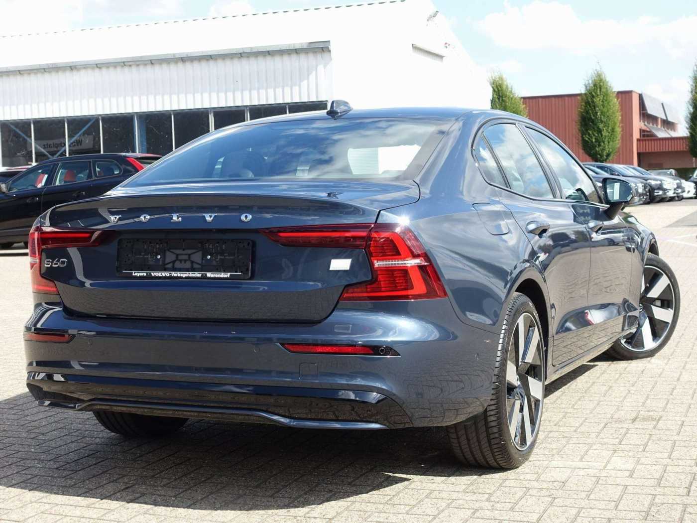 Volvo  Recharge Ultimate Dark T8 AWD 360°/B&W/HUD