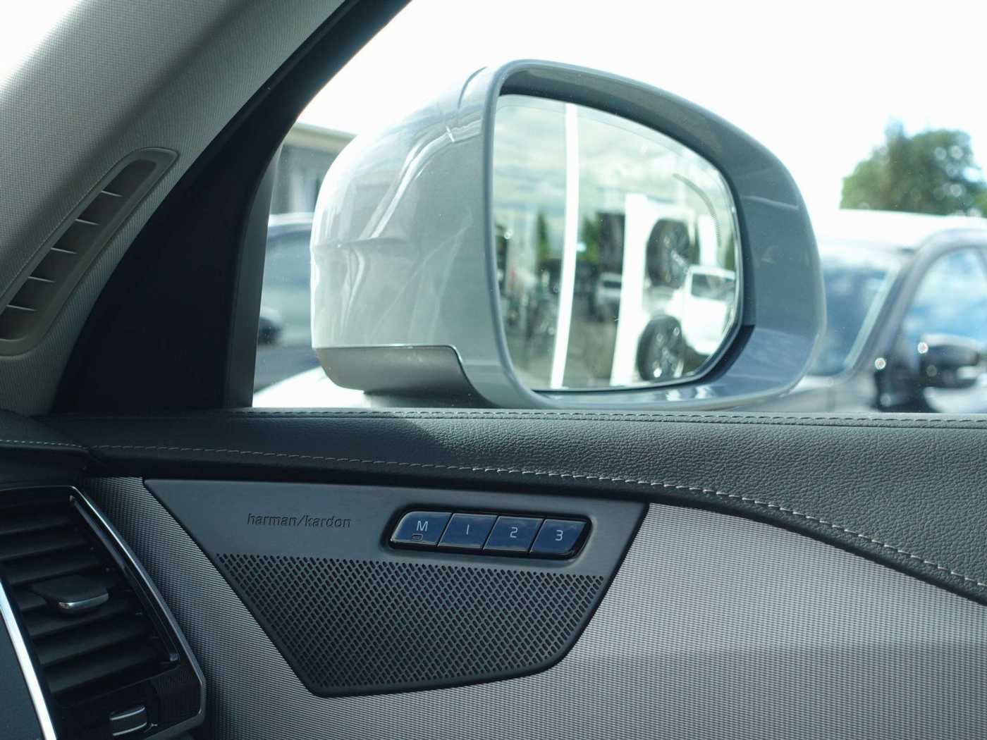 Volvo  Plus T8 AWD/Memory/Kamera/H&K/BLIS/Carplay