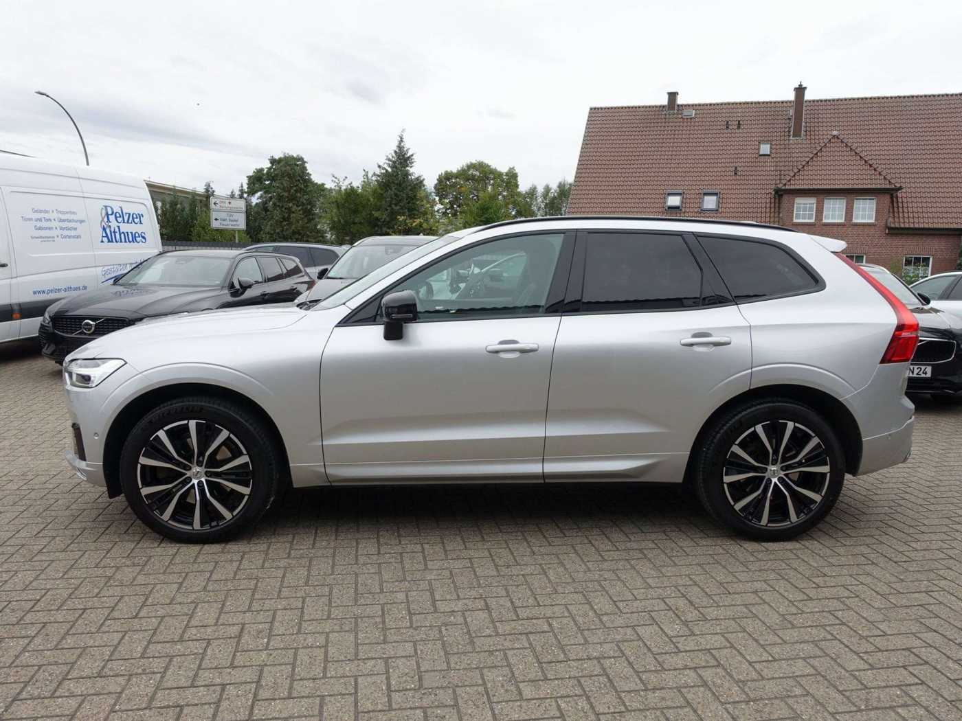 Volvo  B5 AWD R-Design /Pano/Standh/AHK