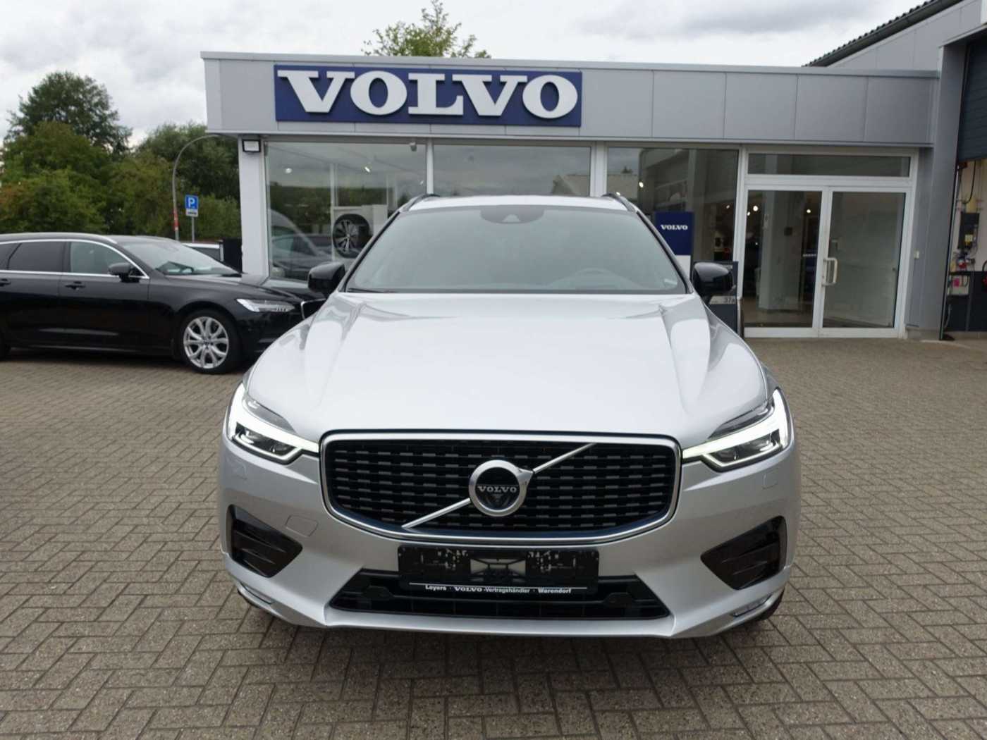 Volvo  B5 AWD R-Design /Pano/Standh/AHK