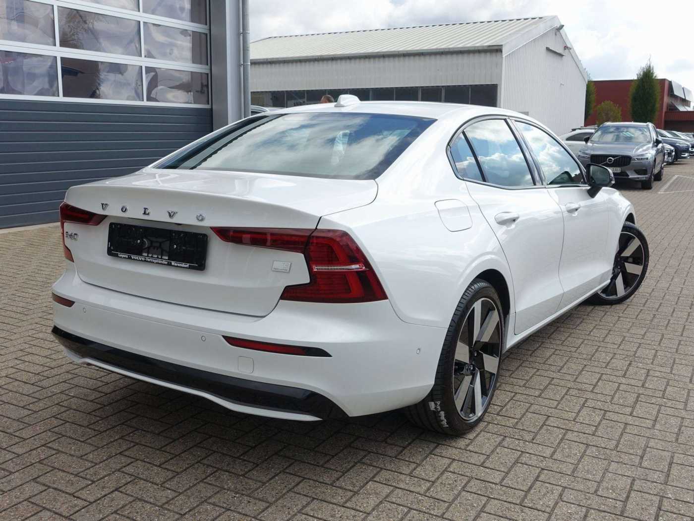 Volvo  Recharge Ultimate Dark T8 AWD HUD/B&W/PANO