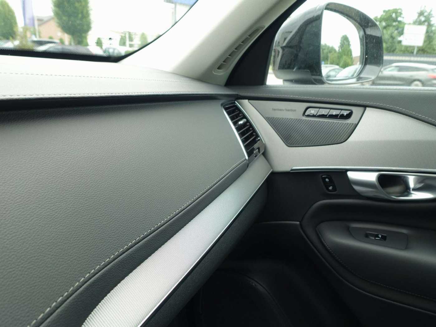 Volvo  Recharge Plus Dark T8 AWD PANO/AHK/360°/SHZ
