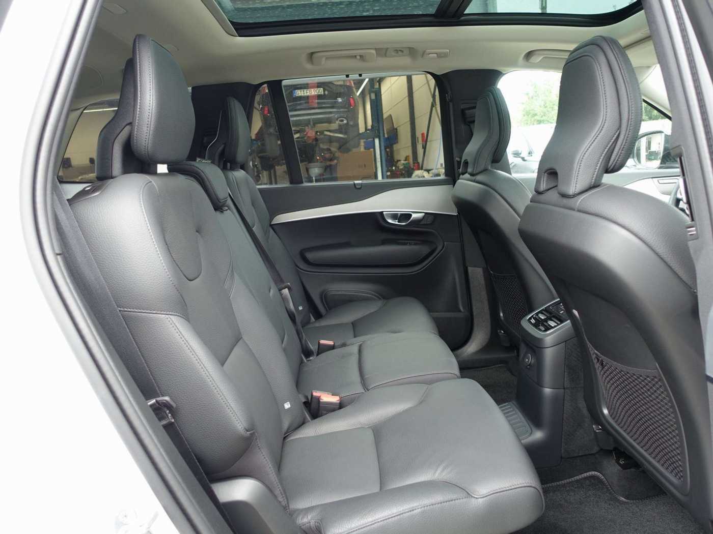 Volvo  Recharge Plus Dark T8 AWD PANO/AHK/360°/SHZ