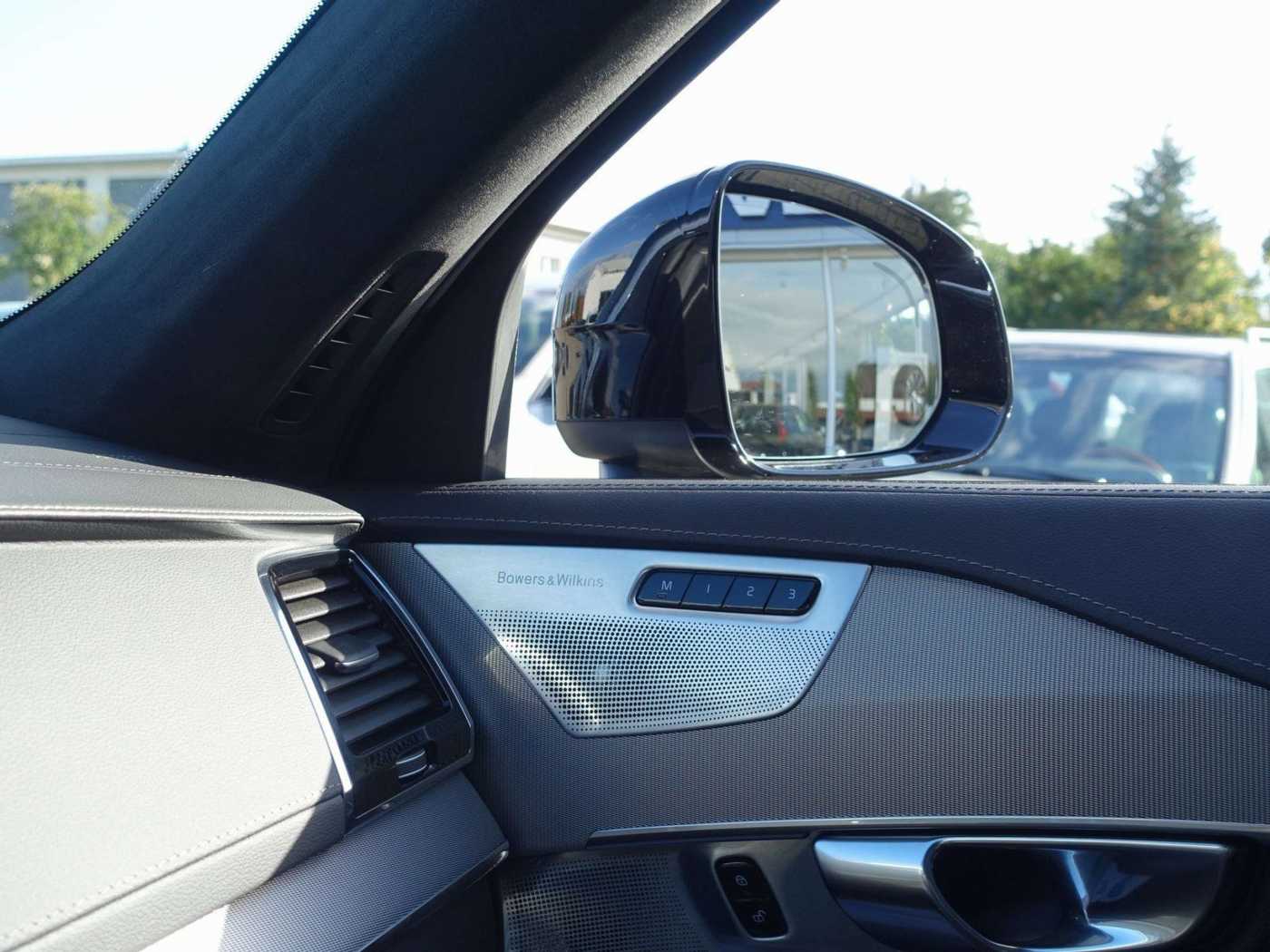 Volvo  Ultra, T8 AWD/FourC/360°/Pano/BLIS/B&W