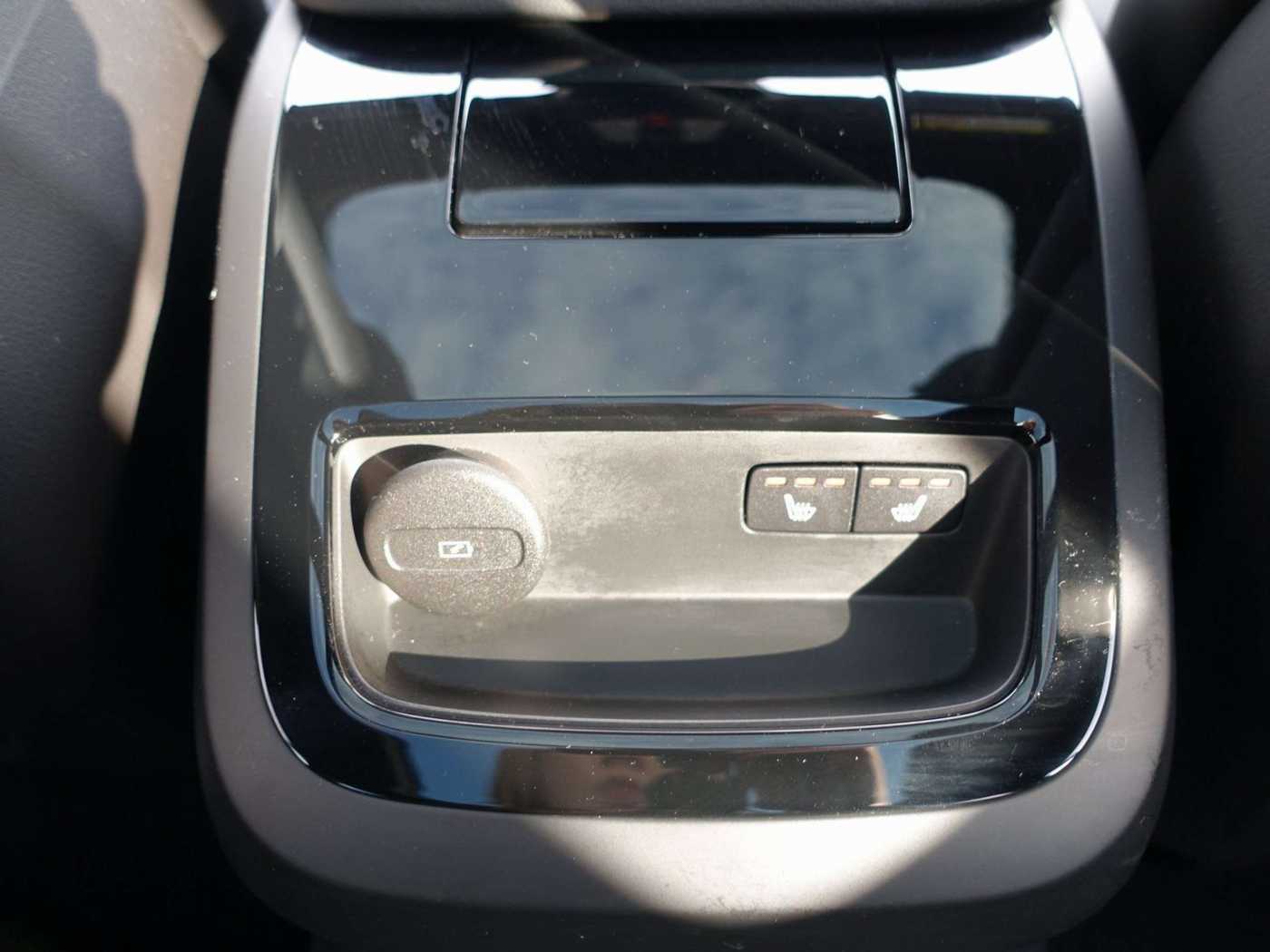 Volvo  Ultra Dark T6 AWD Plug-in Hybrid PANO/HUD