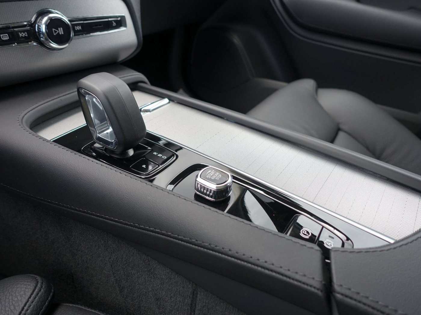 Volvo  Plus Dark T8 AWD Hybrid/AHK/360°Cam
