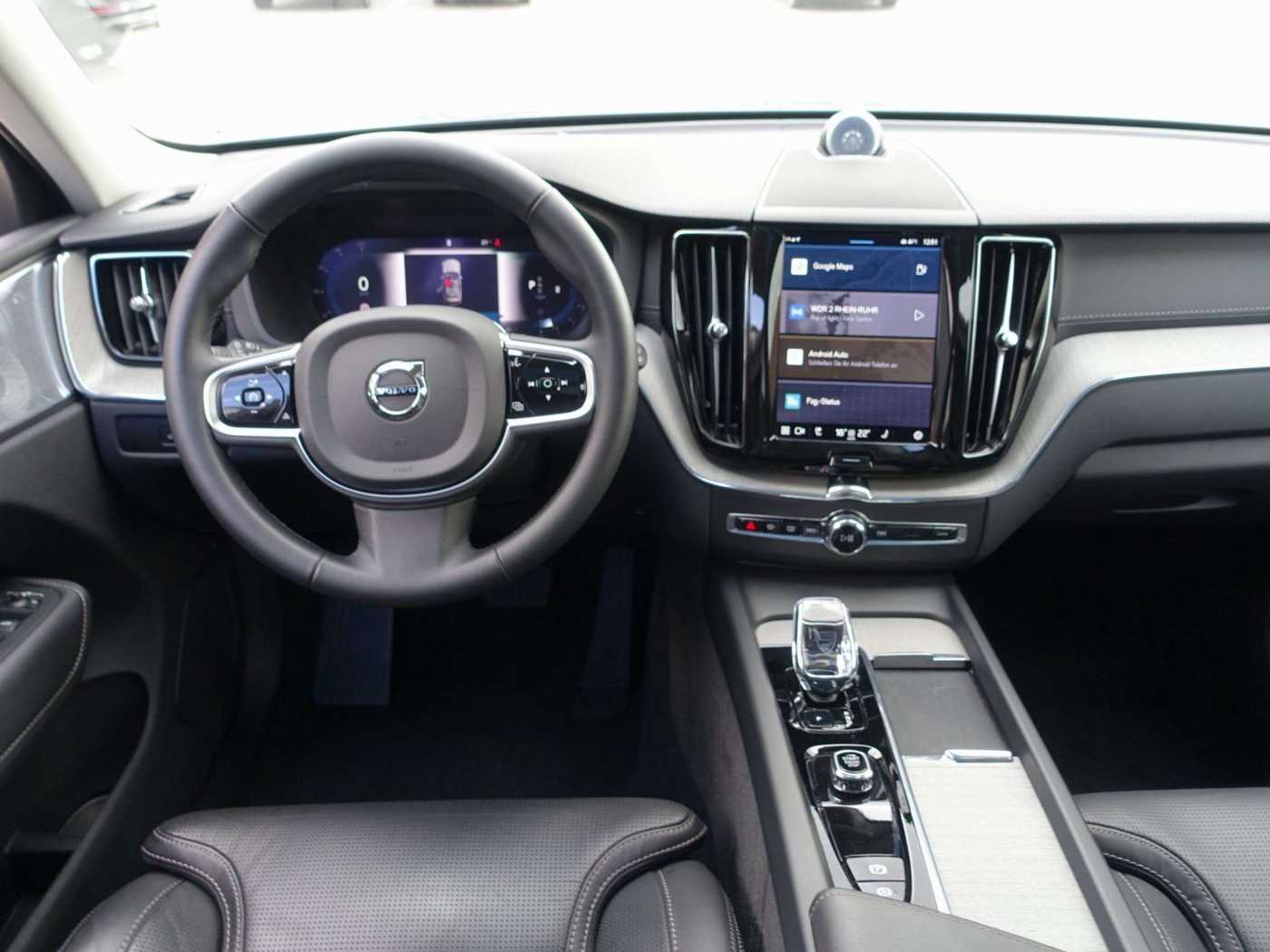 Volvo  Ultra B5 AWD Dark/Massage/B&W/360°/Pano