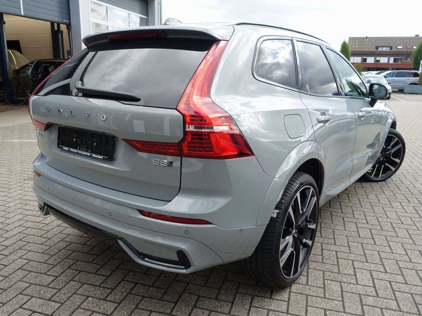 Volvo  Ultra B5 AWD Dark/Massage/B&W/360°/Pano