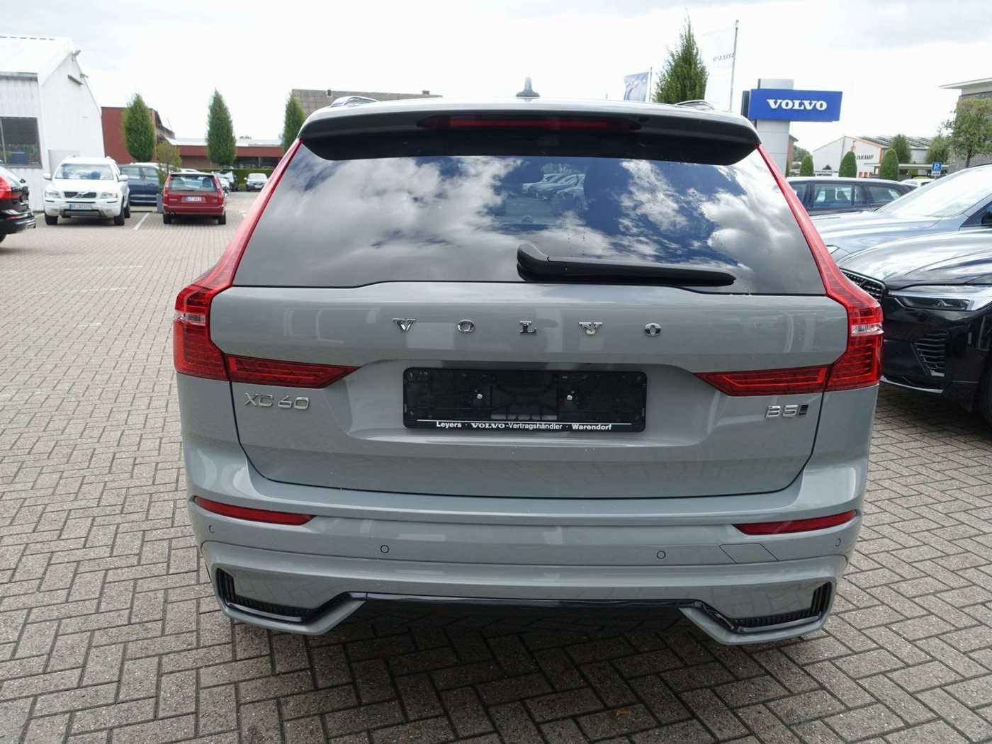 Volvo  Ultra B5 AWD Dark/Massage/B&W/360°/Pano