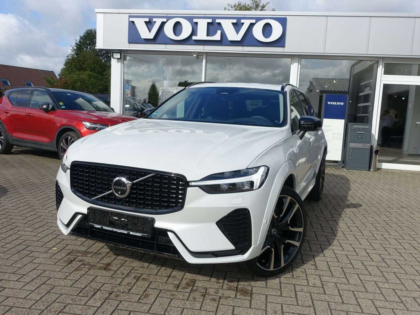 Volvo  Ultra Dark T8 AWD/ 22'/B&W/FourC/Massage