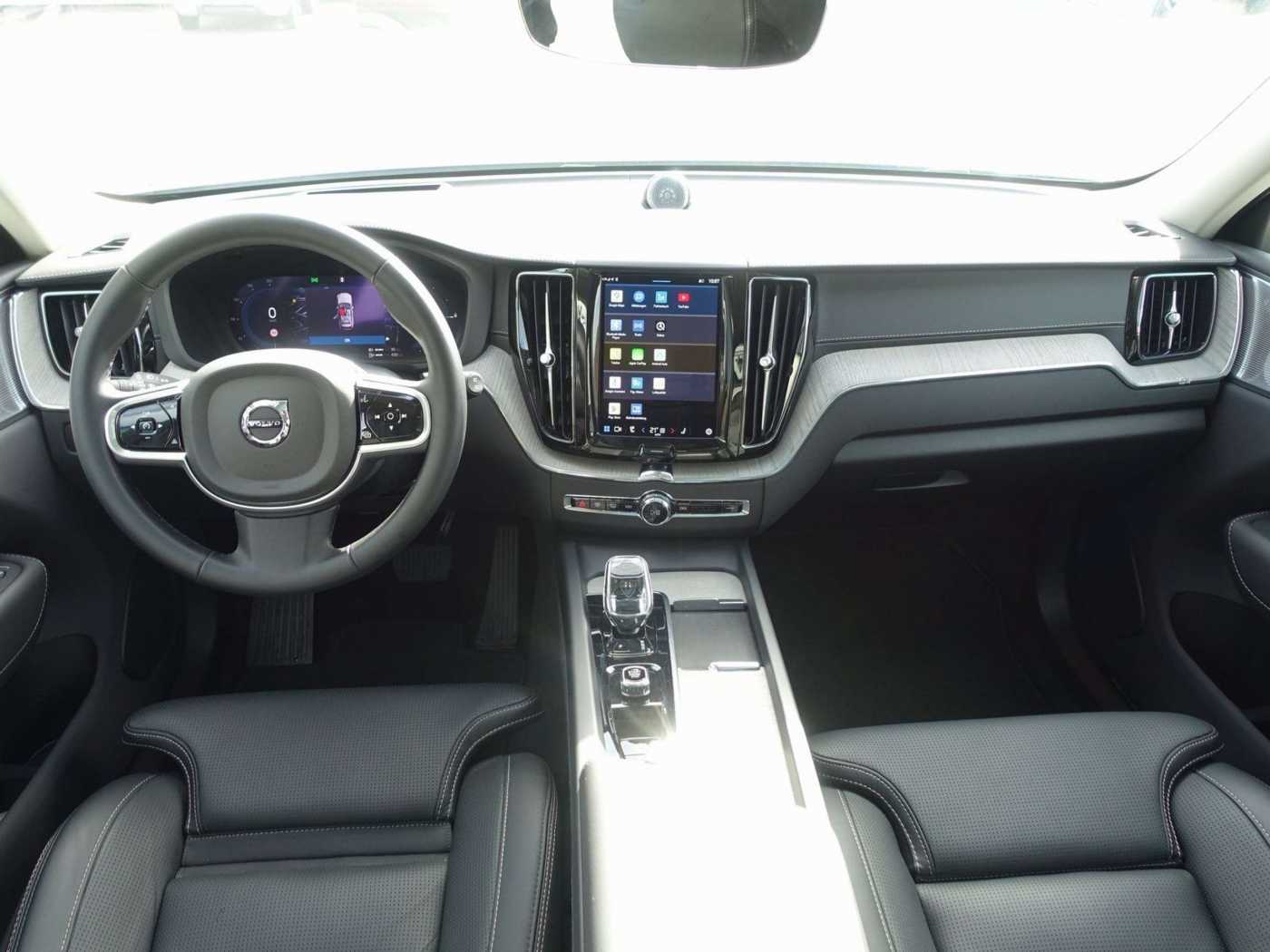 Volvo  Ultra Dark T8 AWD/ 22'/B&W/FourC/Massage