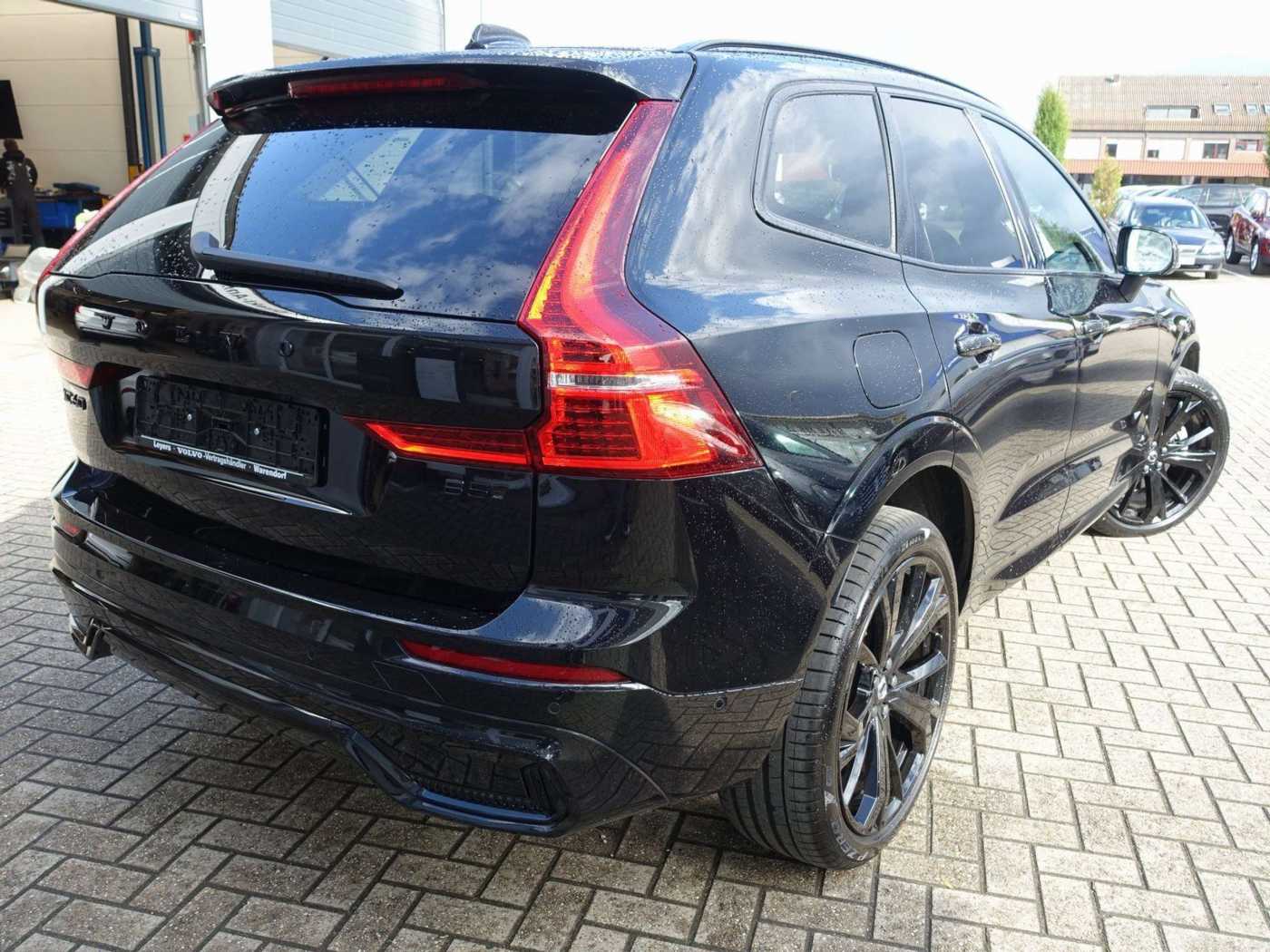 Volvo  Black Edition Plus B5 AWD/360°/HeadUp/BLIS