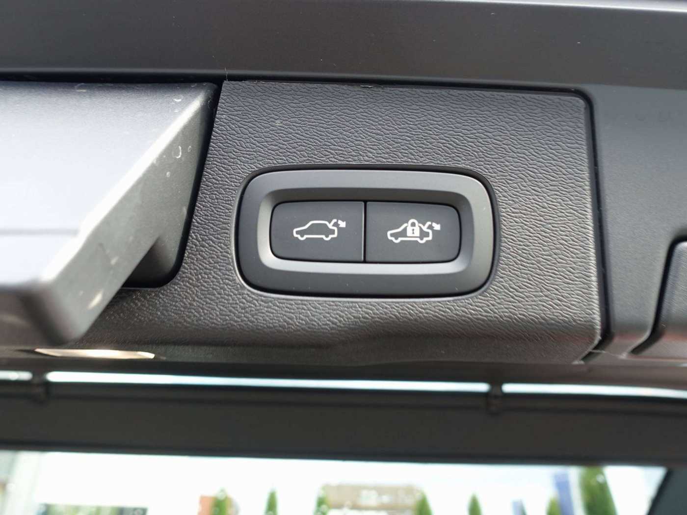 Volvo  Black Edition Plus B5 AWD/360°/HeadUp/BLIS