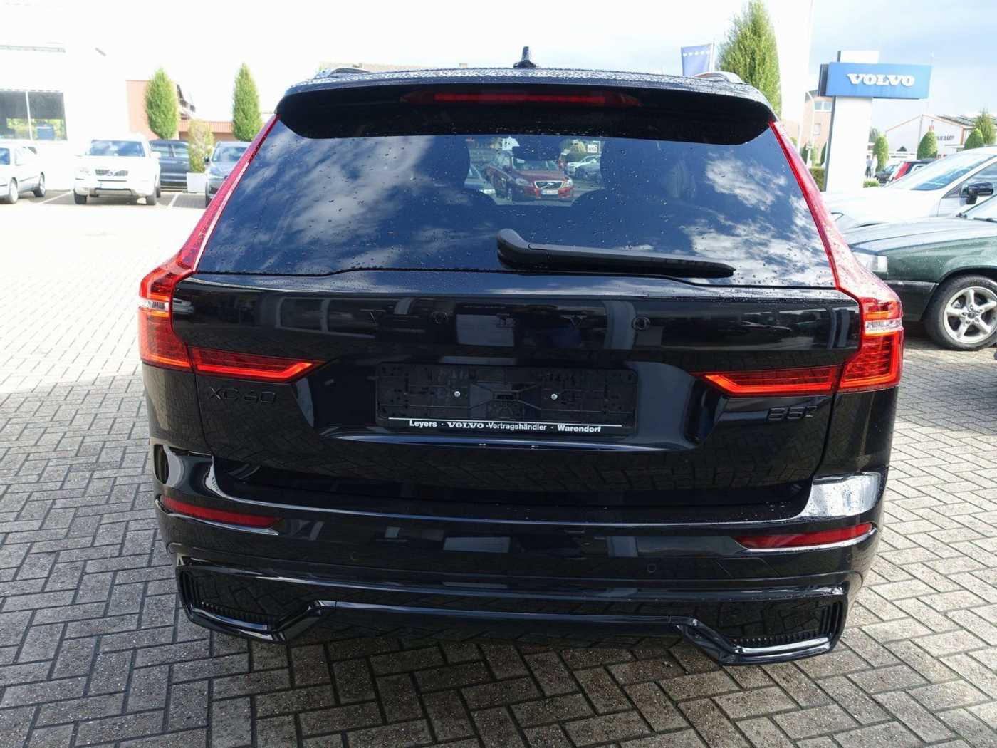 Volvo  Black Edition Plus B5 AWD/360°/HeadUp/BLIS