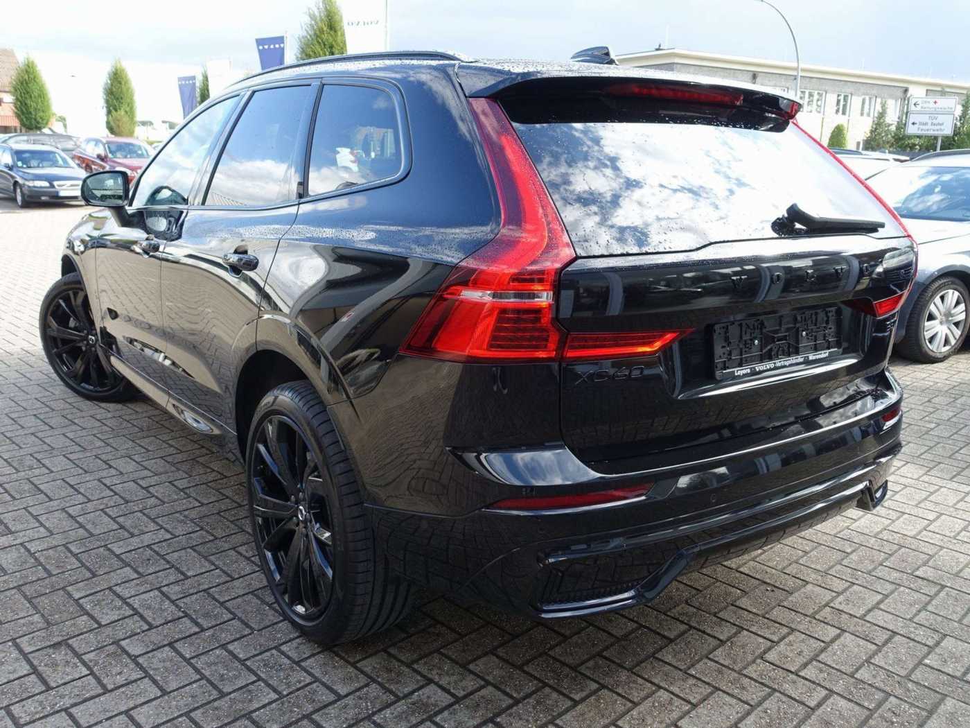 Volvo  Black Edition Plus B5 AWD/360°/HeadUp/BLIS