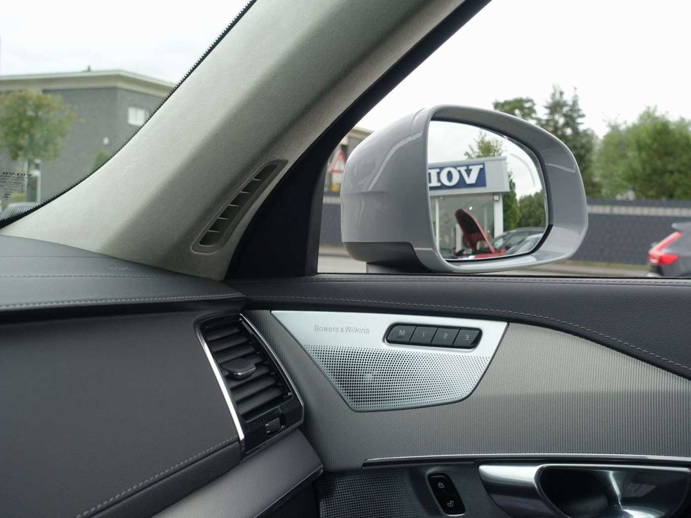 Volvo  Ultra, T8 AWD Plug-in Hybrid/AHK/360°/Pano