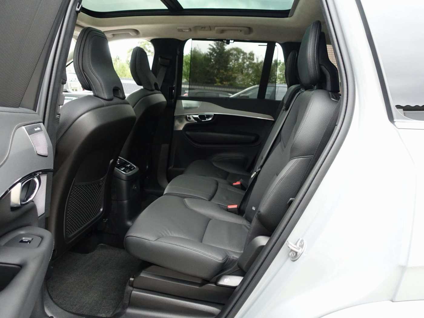 Volvo  Ultra, T8 AWD Plug-in Hybrid/AHK/360°/Pano