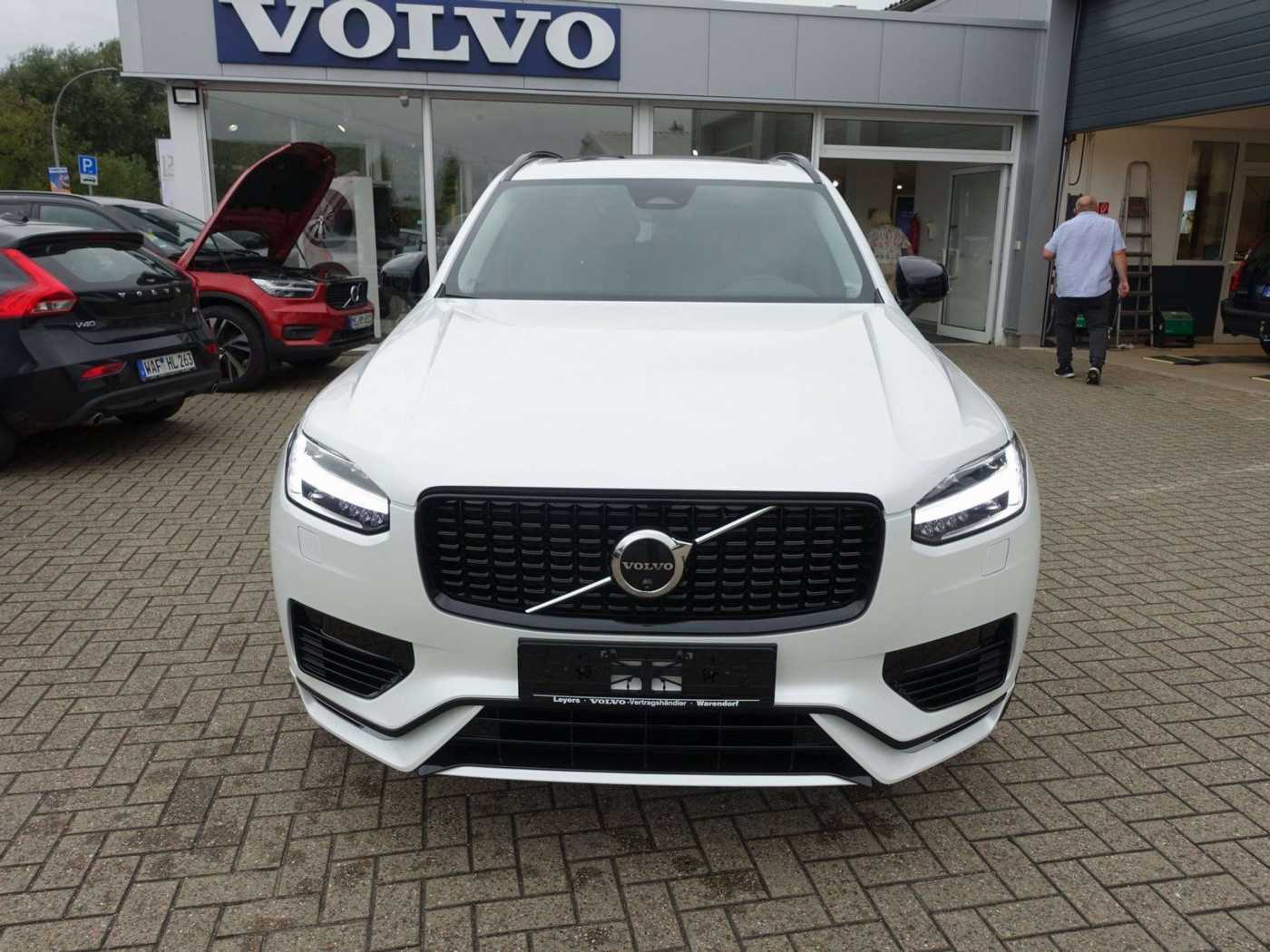 Volvo  T8 AWD Plus Dark Pano/360°/Luft/AHK/22'/LED