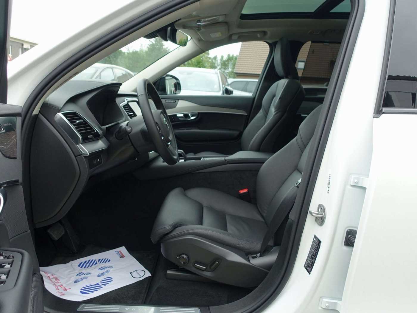 Volvo  T8 AWD Plus Dark Pano/360°/Luft/AHK/22'/LED