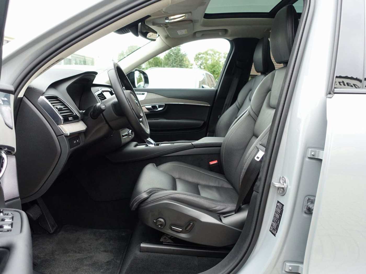 Volvo  Ultra Dark T8 AWD/Massage/360°/FourC/AHK