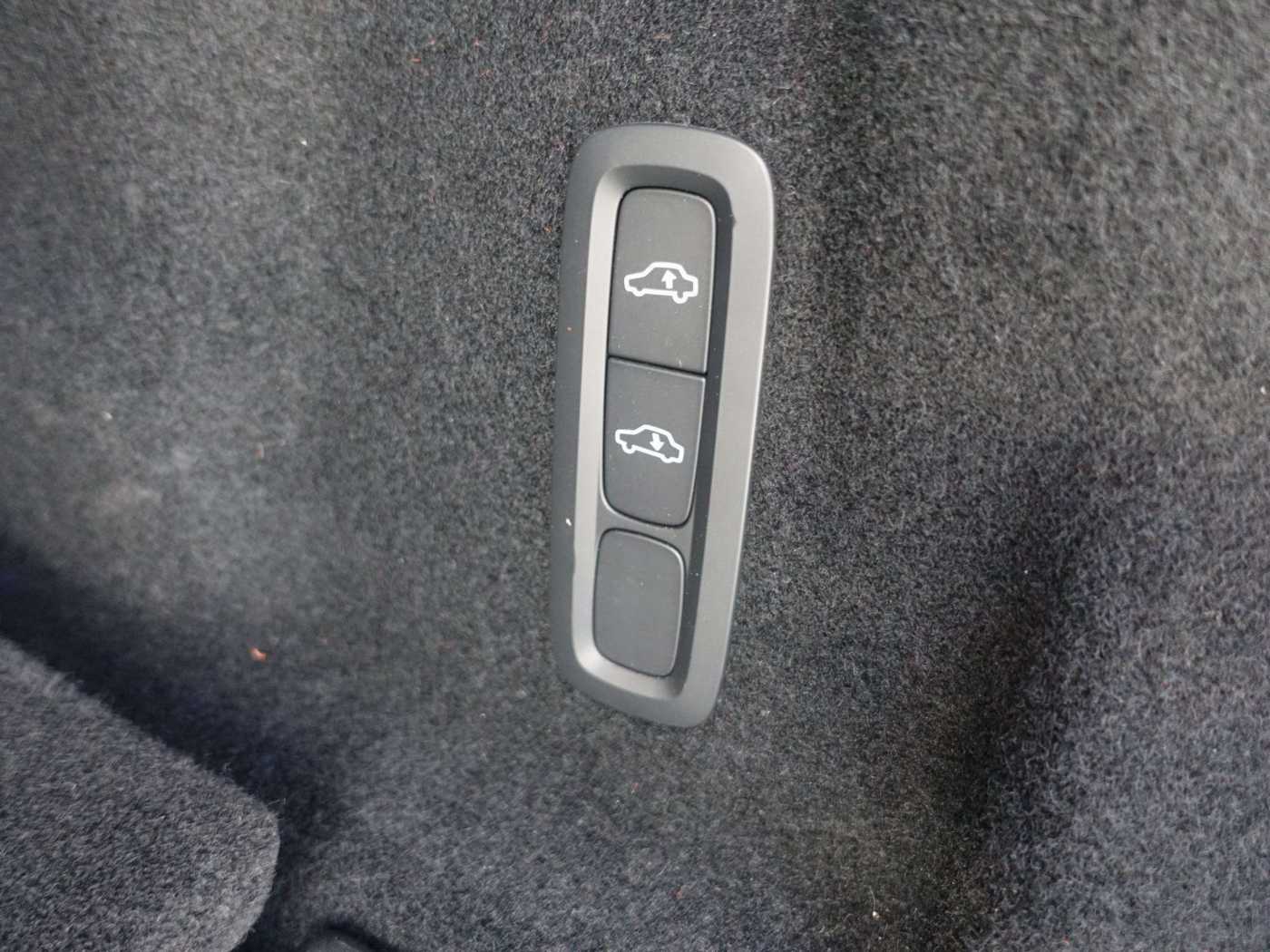 Volvo  Black Edition Plus, T8 AWD/HeadUP/B&W/FourC