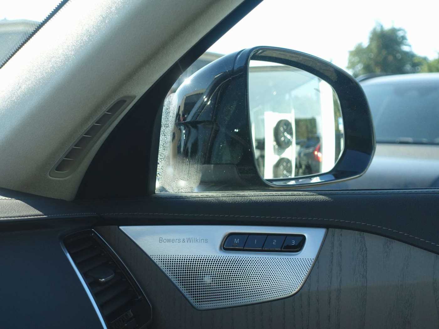 Volvo  Ultra T8 AWD/360°/FourC/B&W/Massage/HeadUP