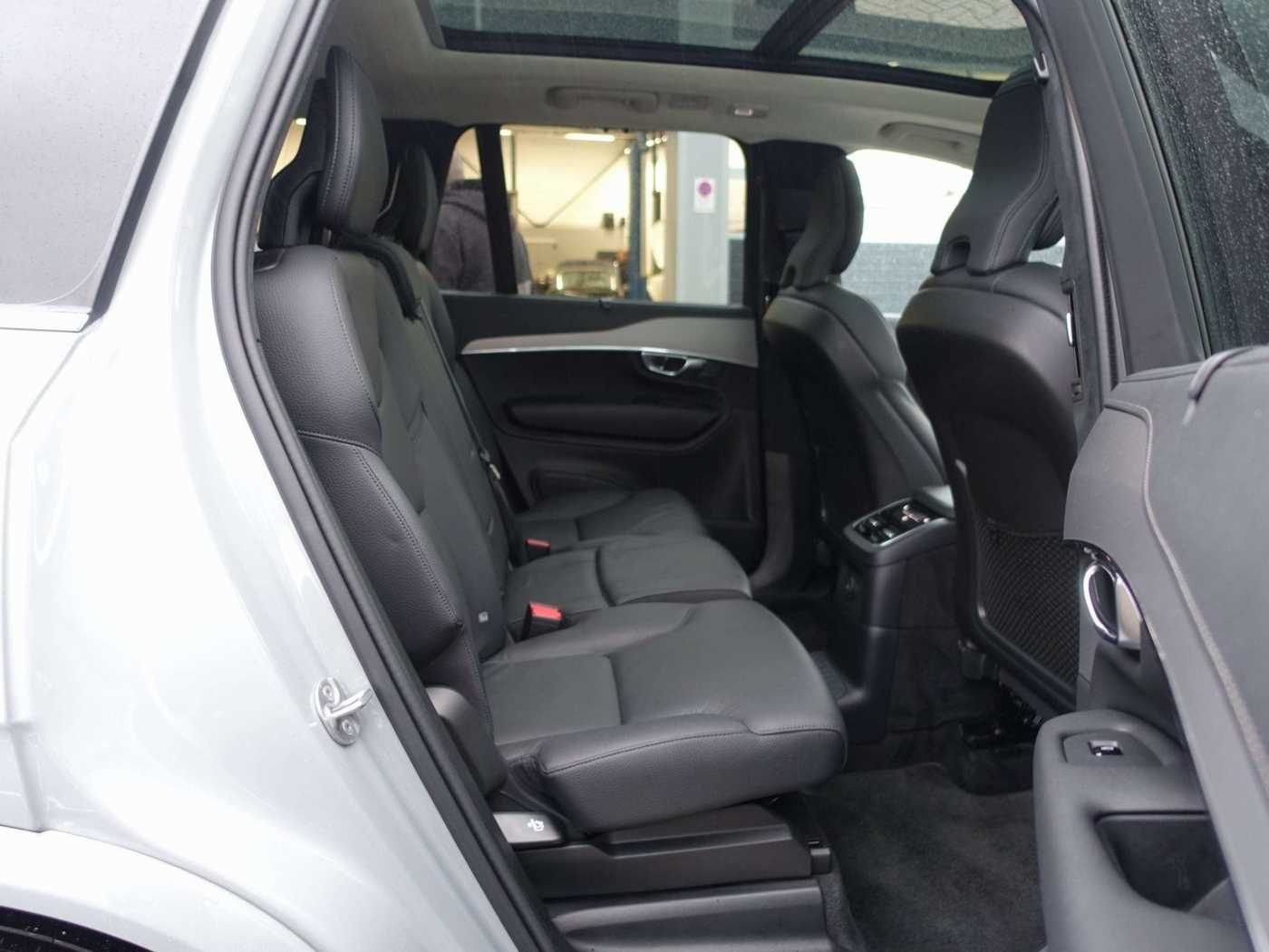 Volvo  Ultra T8 AWD/FourC/AHK/HeadUP/Pano/360°/BLS